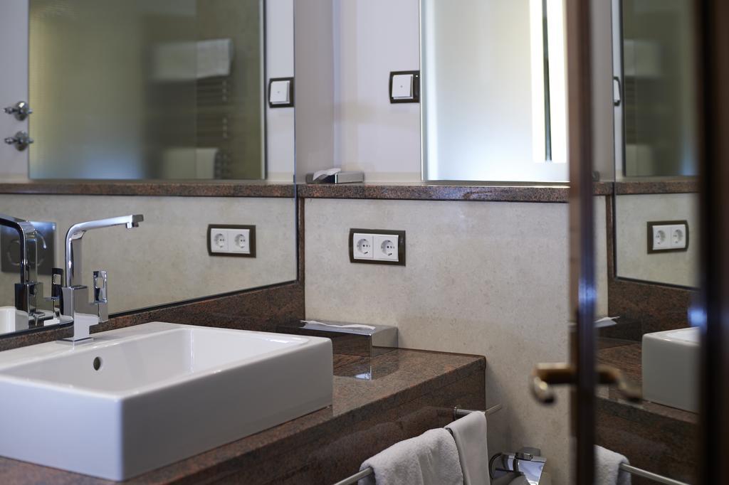 Romantichotel Goldener Karpfen Fulda Esterno foto